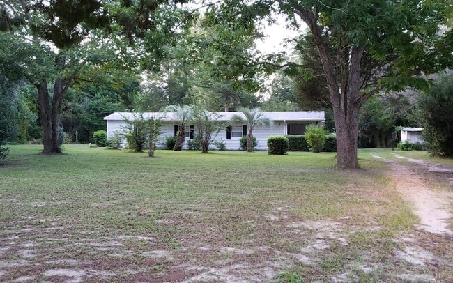 Building Photo - 225 Pecan Ln