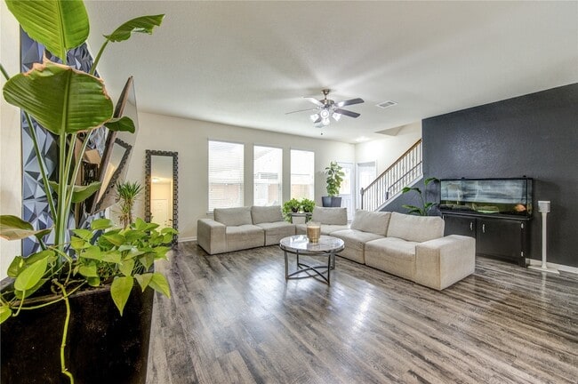 Building Photo - 3330 Madison Elm St