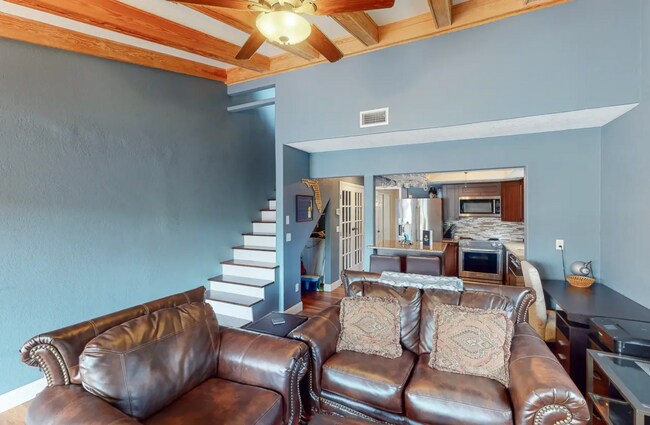 Foto del edificio - 113 Columbia Dr