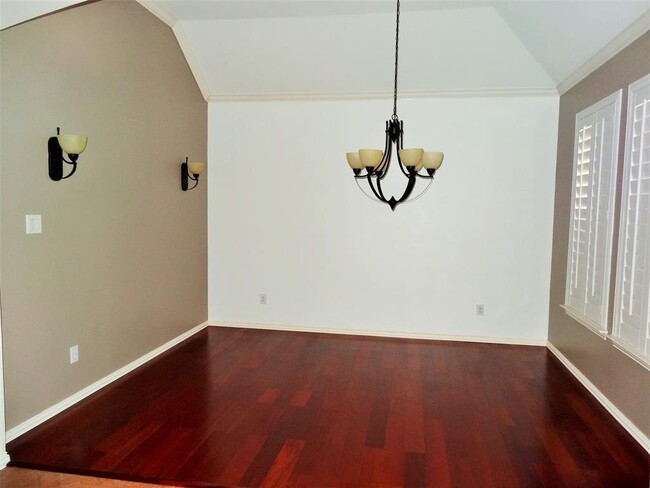 Building Photo - 122 Stonecreek Dr