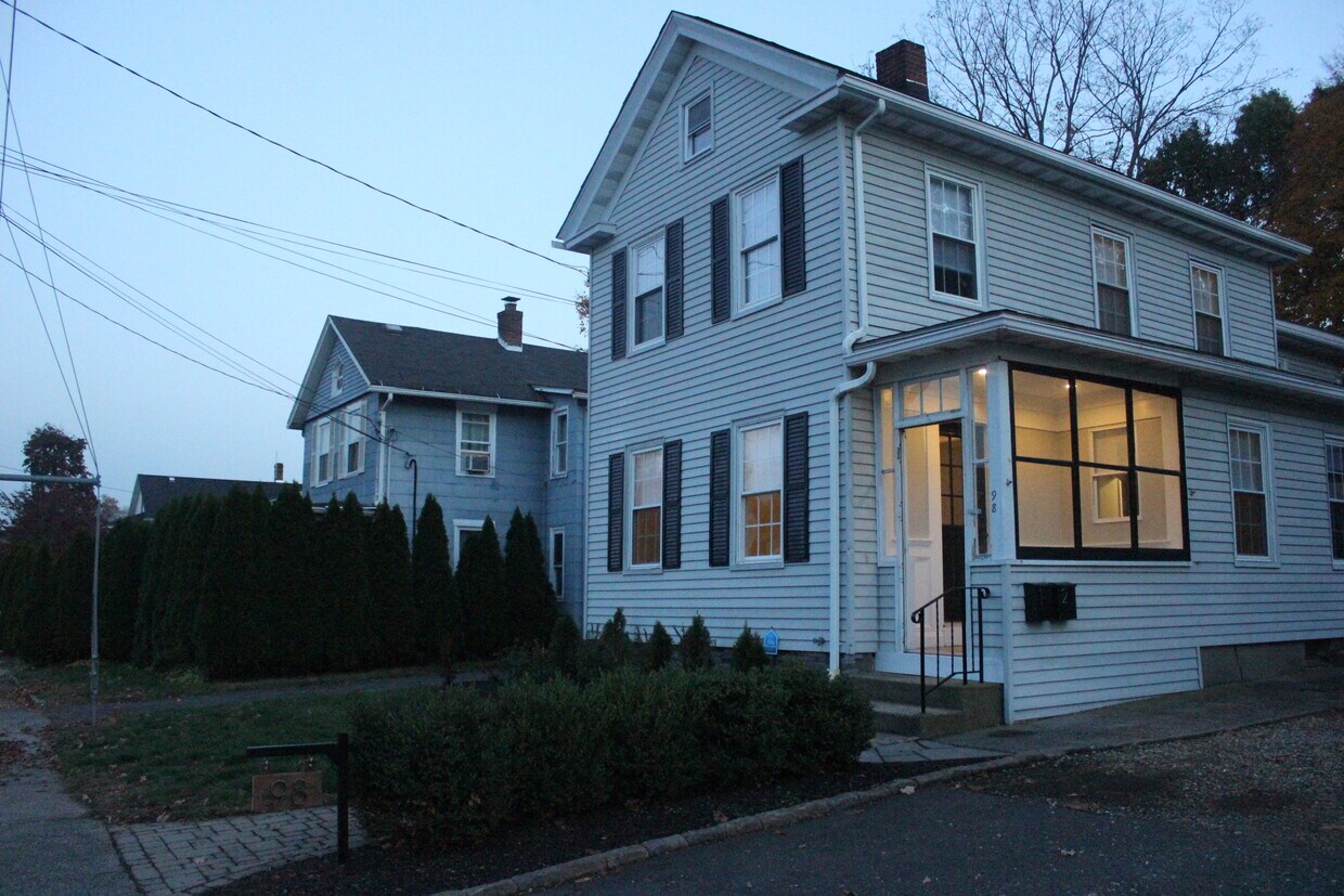 Foto principal - 98 Eden Ave