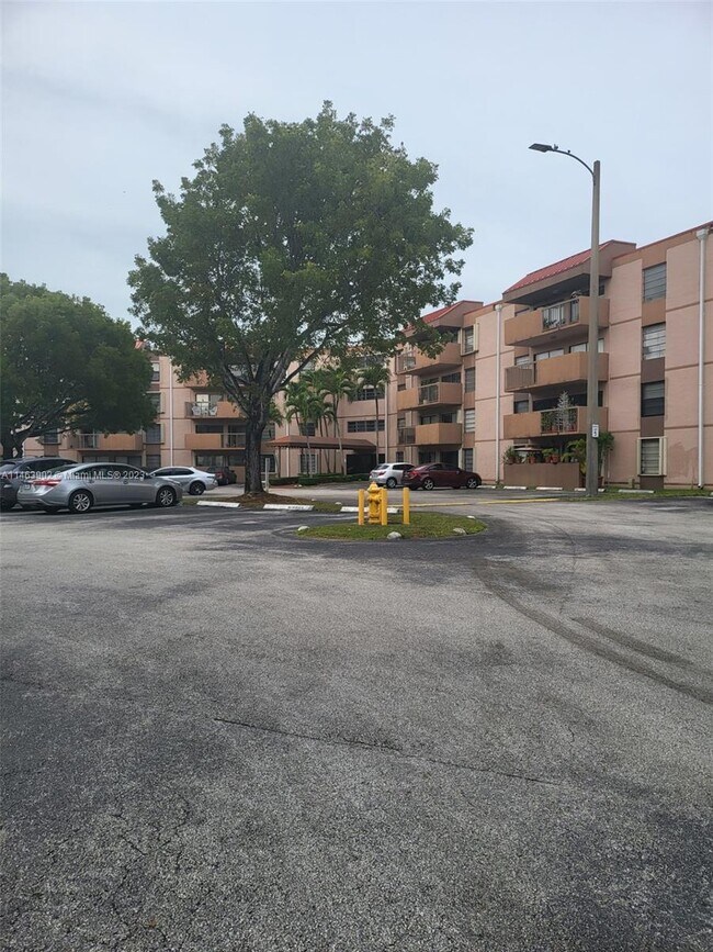 Building Photo - 5800 SW 127th Ave