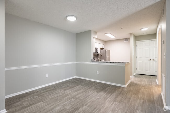 2BR, 2BA - 1,087SF - Avery Glen Luxury Apartments