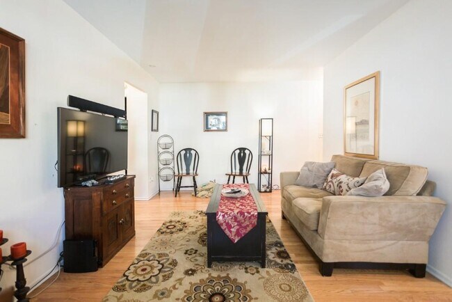 Foto del edificio - 524 W Oakdale Ave