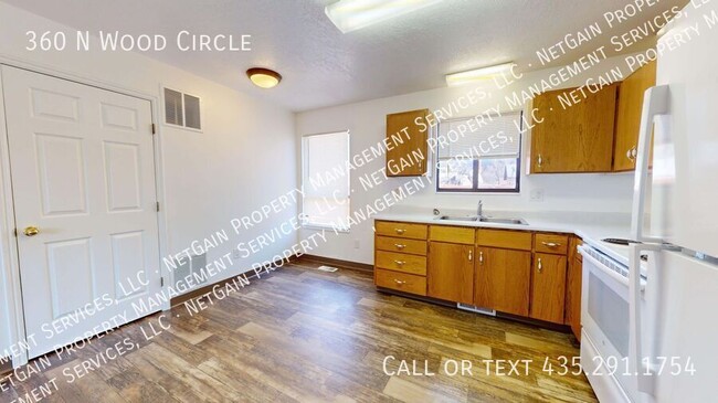 Building Photo - Pet Friendly 2 Bedroom Twinhome