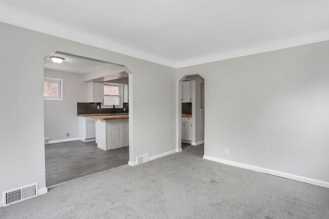 Foto del edificio - Completely remodeled 3 bed/1 bath Single F...