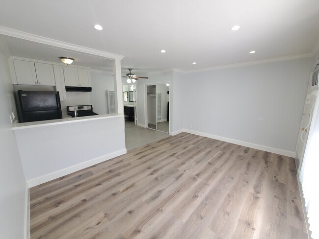 Foto del edificio - 6701 Fountain Ave