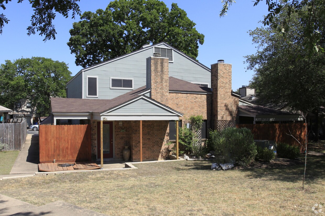 Building Photo - Beauregard Oaks Duplex Condos