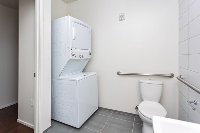 Estudio - 202SF - 838 BG PLADHUS APTS