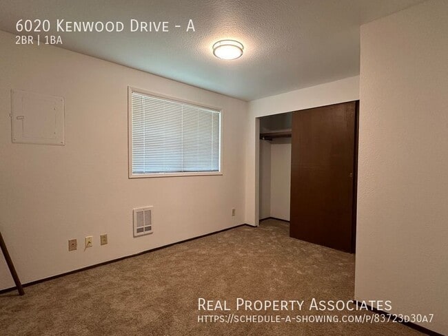 Building Photo - 6020 Kenwood Dr