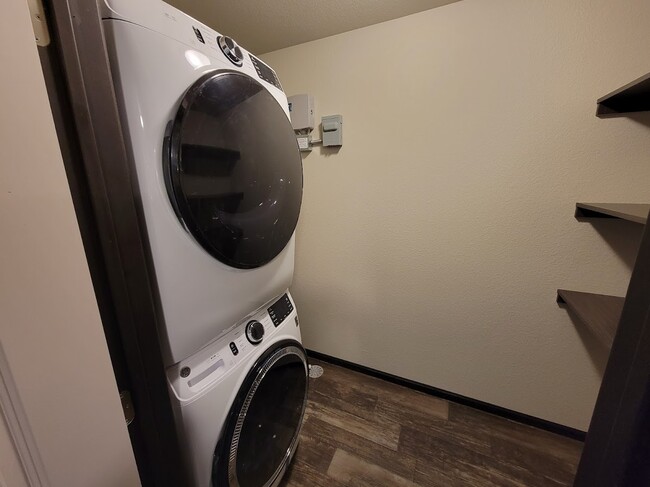 2bed/2bath Laundry room - Countryside Apartments