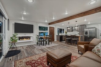 Building Photo - 2065 E Bo Mar Dr