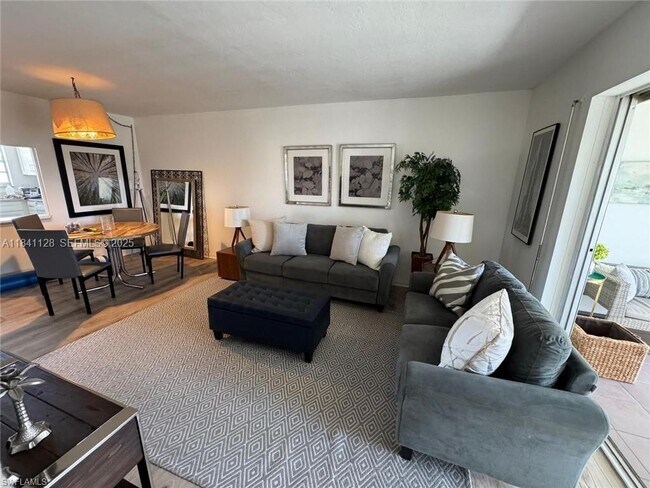 Foto del edificio - 1900 Alamanda Dr