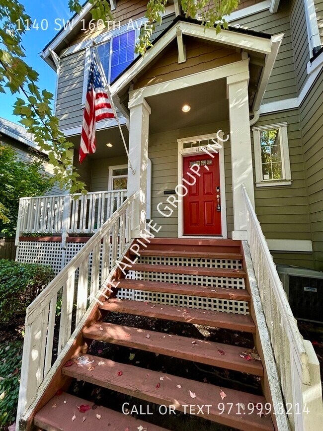 Foto del edificio - End-Unit Townhome with 2 Decks!