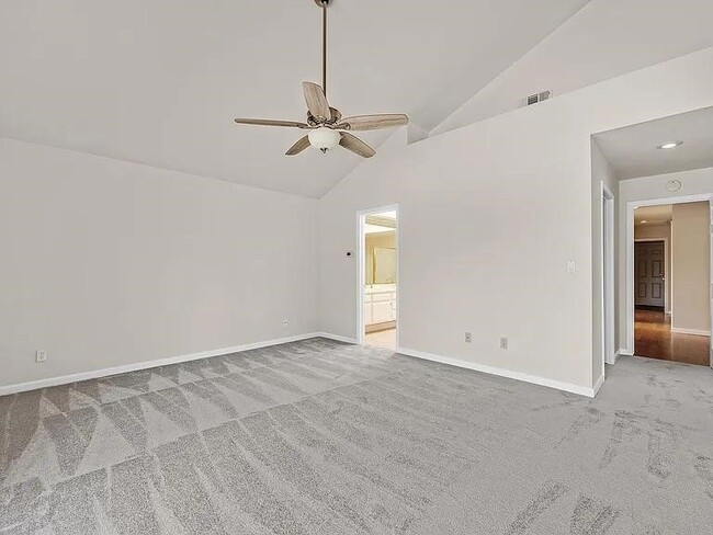 Foto del edificio - 4260 Canyon Crest Rd W