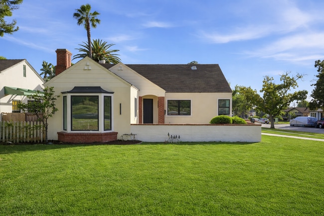 Building Photo - 1722 Bel Aire Dr