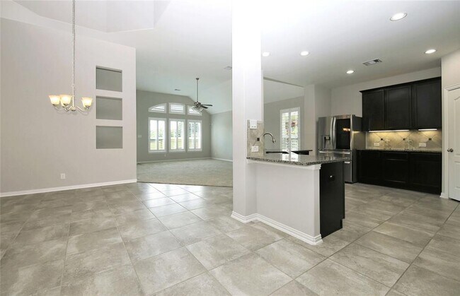 Foto del edificio - 2502 Bay Hill Dr