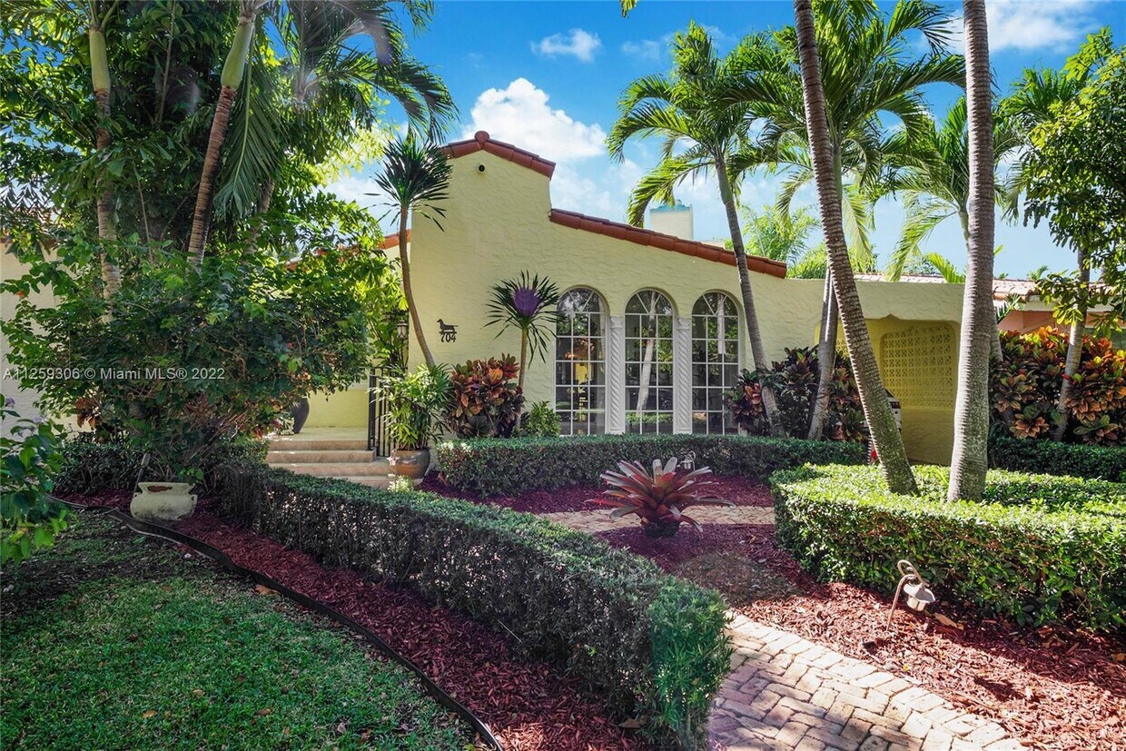 Foto principal - 704 Navarre Ave