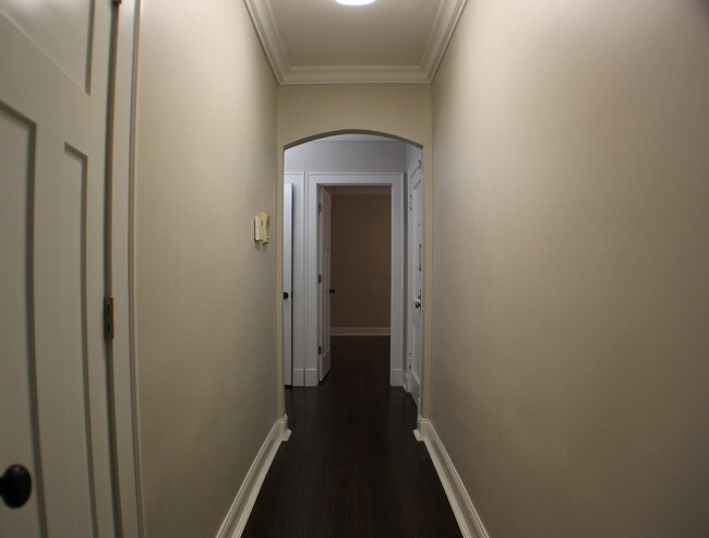 Foto del edificio - 6056 N Claremont Ave