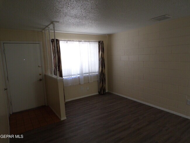 Foto del edificio - 4114 Moonlight Ave