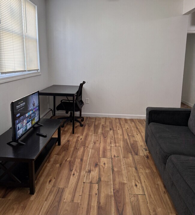 Foto del edificio - 456 Convery Blvd