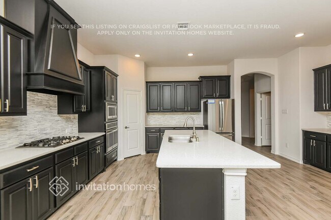 Building Photo - 3089 Maverick Dr
