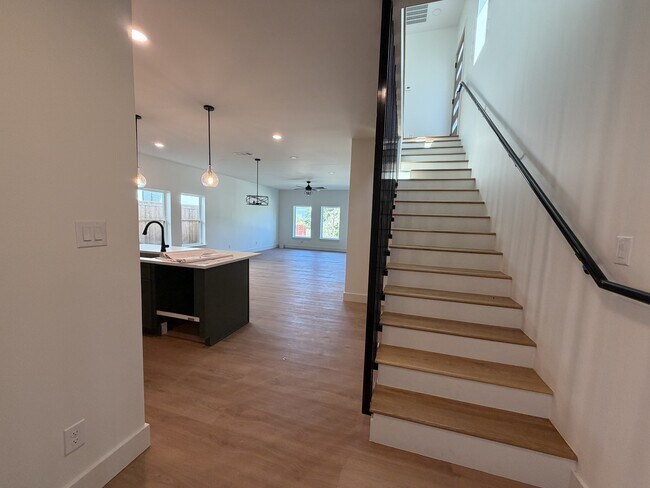 Foto del edificio - 2314 E 11th St