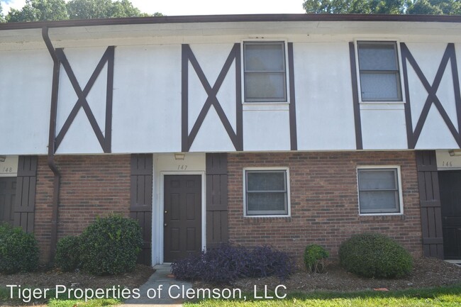 Building Photo - 1108 Tiger Blvd