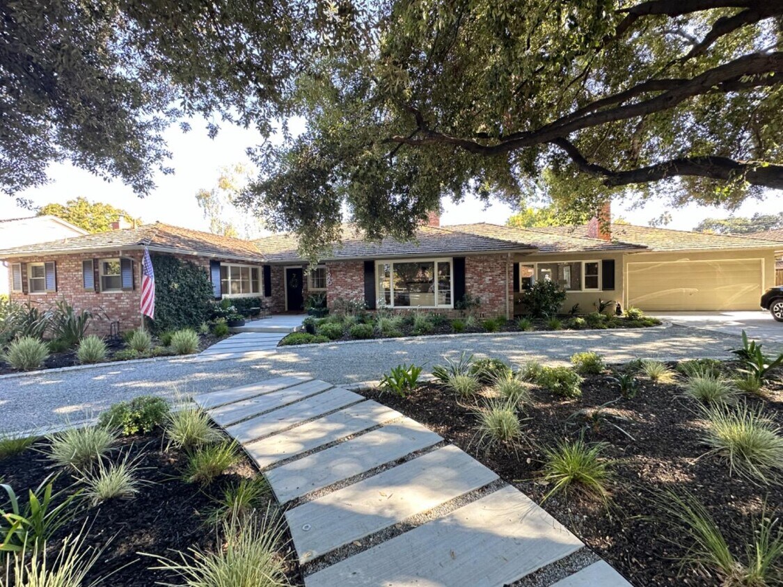 Primary Photo - 1620 Laurelwood Dr
