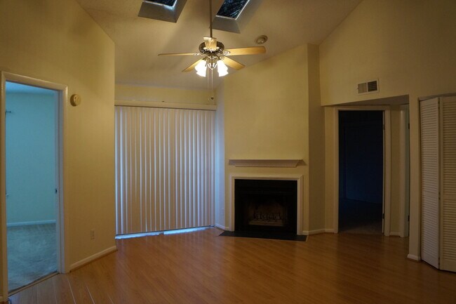 Building Photo - BEACH BOROUGH