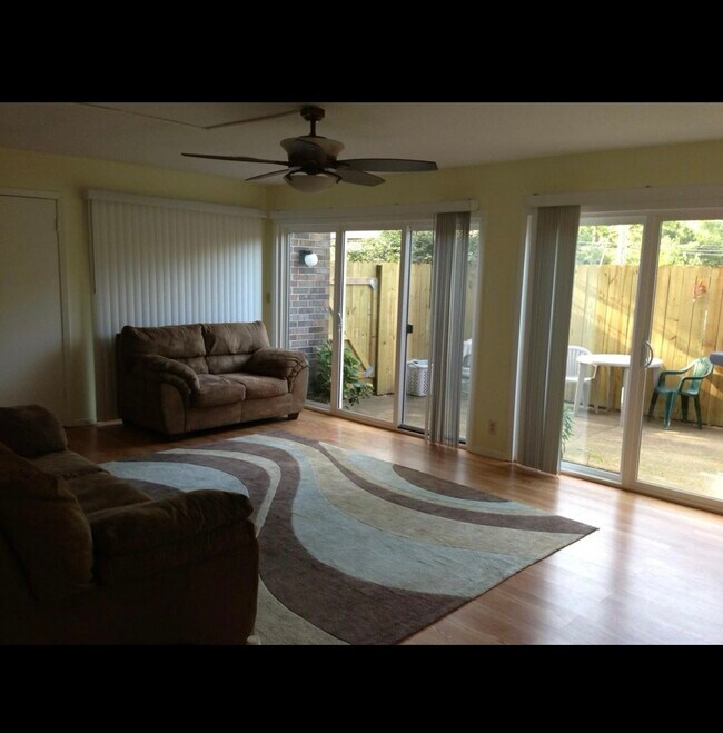Foto del edificio - 6617 Poplar Ave