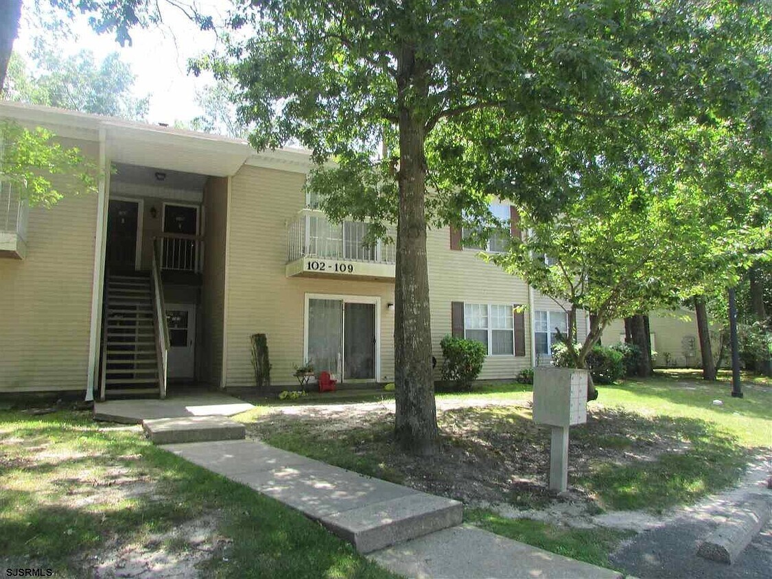 108 Club Pl, Galloway, NJ 08205 Condo for Rent in Galloway, NJ
