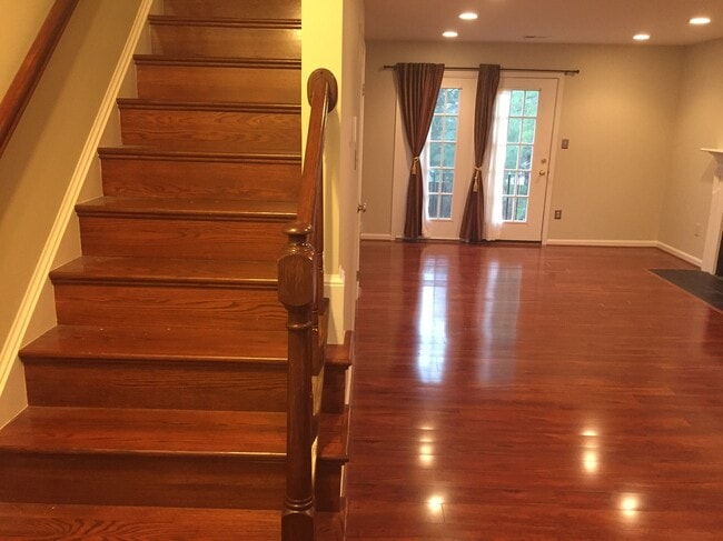 Photo - 227 Katie Ct (Falls Church, VA) Apartment