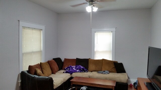 Foto del edificio - PRE-LEASING FOR 26/27 SCHOOL YEAR!!!!!!!!!