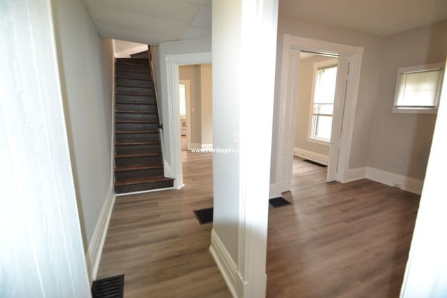 Building Photo - Great 2 bed 2 bath Spring Grove home with ...