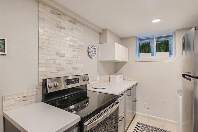 Foto del edificio - Congress Park Apt w/Patio & Incredible Wal...