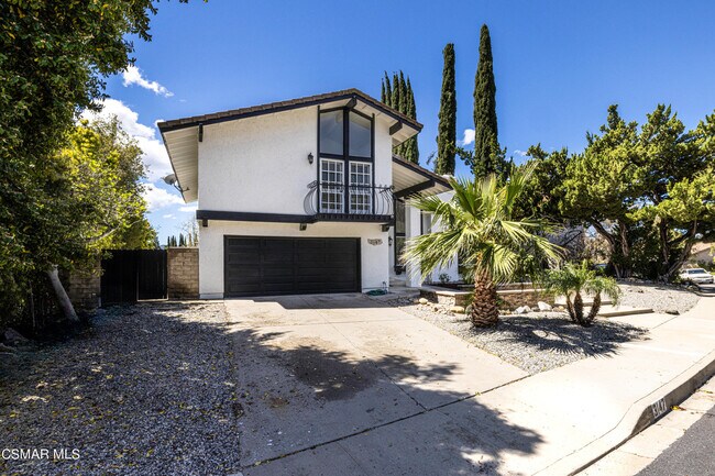 Building Photo - 3147 W Sierra Dr