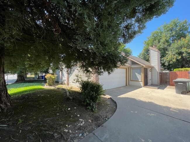 Building Photo - Floyd Ave - Duplex