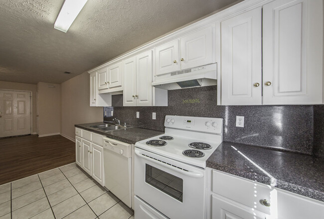 Building Photo - 563 Morrison St