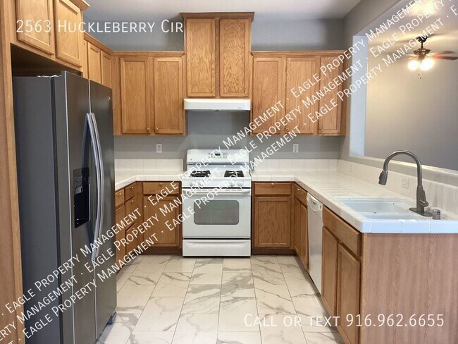Building Photo - 3 BD 3 BA Home in West Sacramento