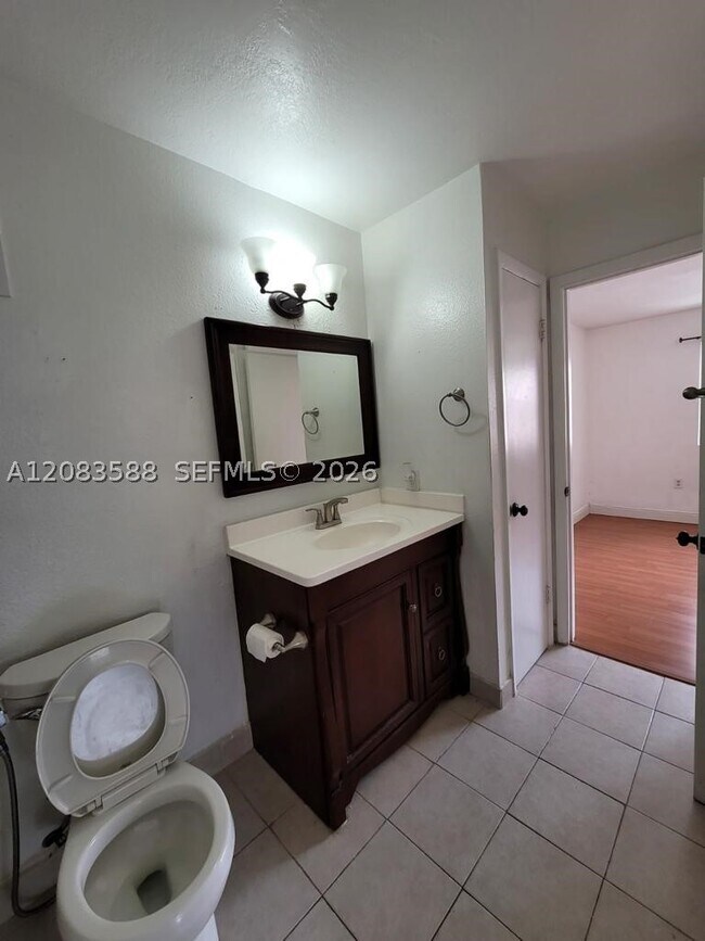 Building Photo - 10581 SW 155th Ct