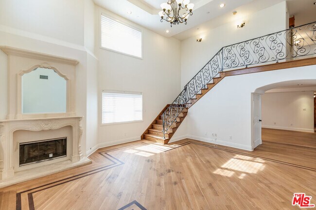 Building Photo - 10767 Oregon Ave