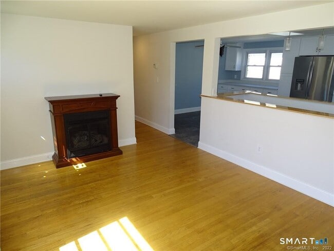 Building Photo - 15 Bayshore Dr