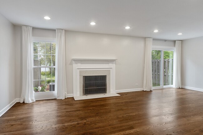 Building Photo - 859 Downing Square