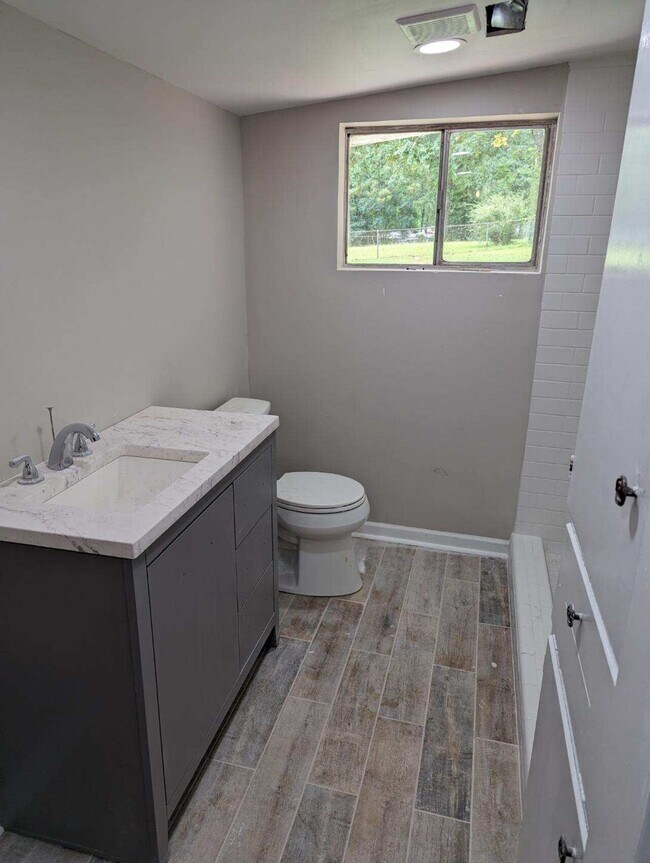 Building Photo - 3502 Cottonwood Drive