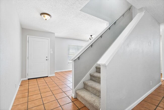 Building Photo - 7705 Autumn Bluff