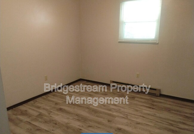 Foto del edificio - 48 Candlewood Ct