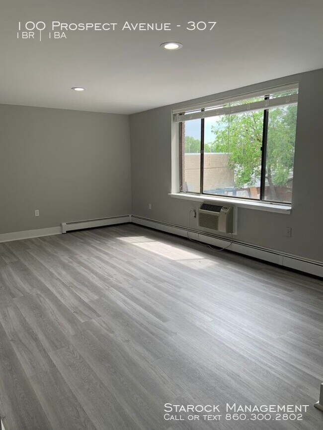 Foto del edificio - Beautiful renovated 1 bedroom available!