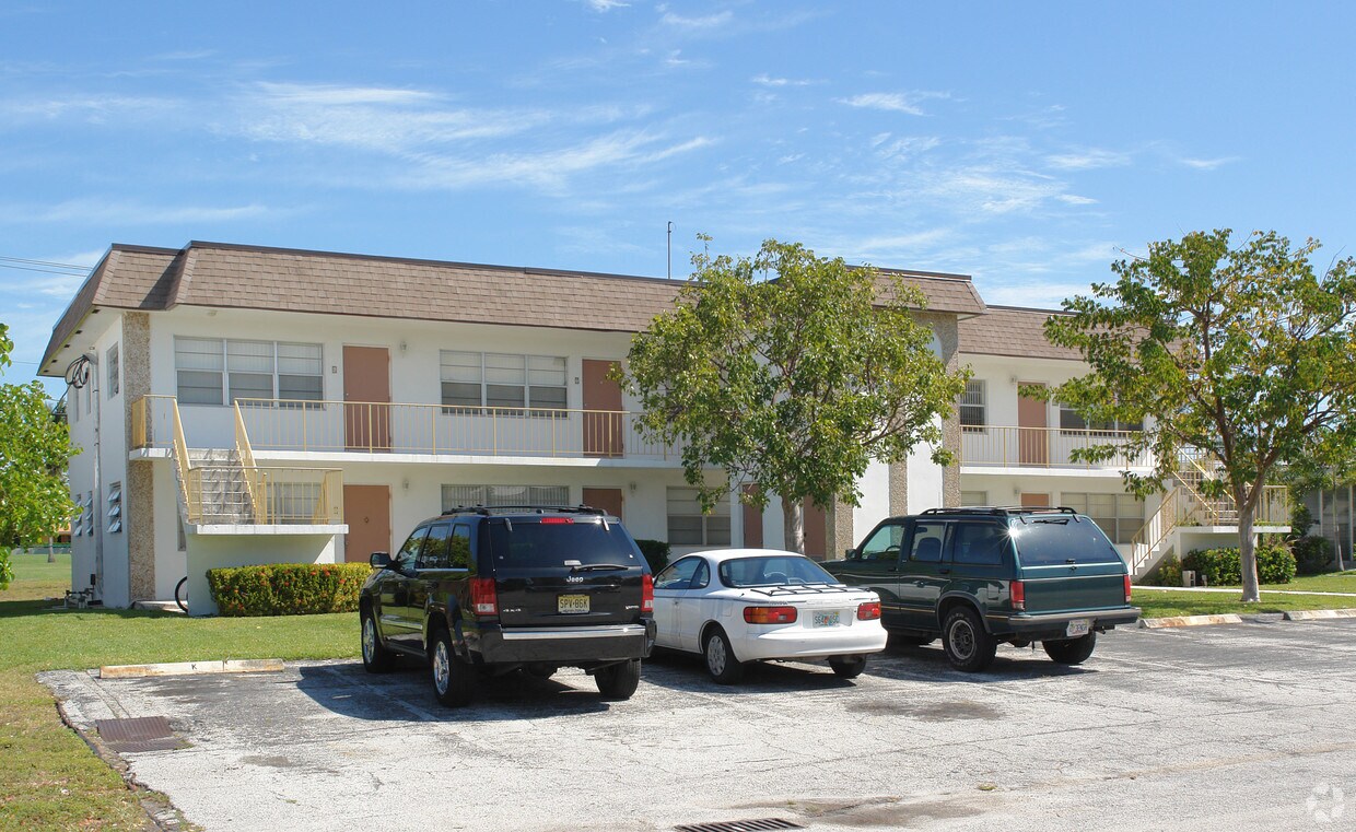 Primary Photo - 2255 SE 5th St