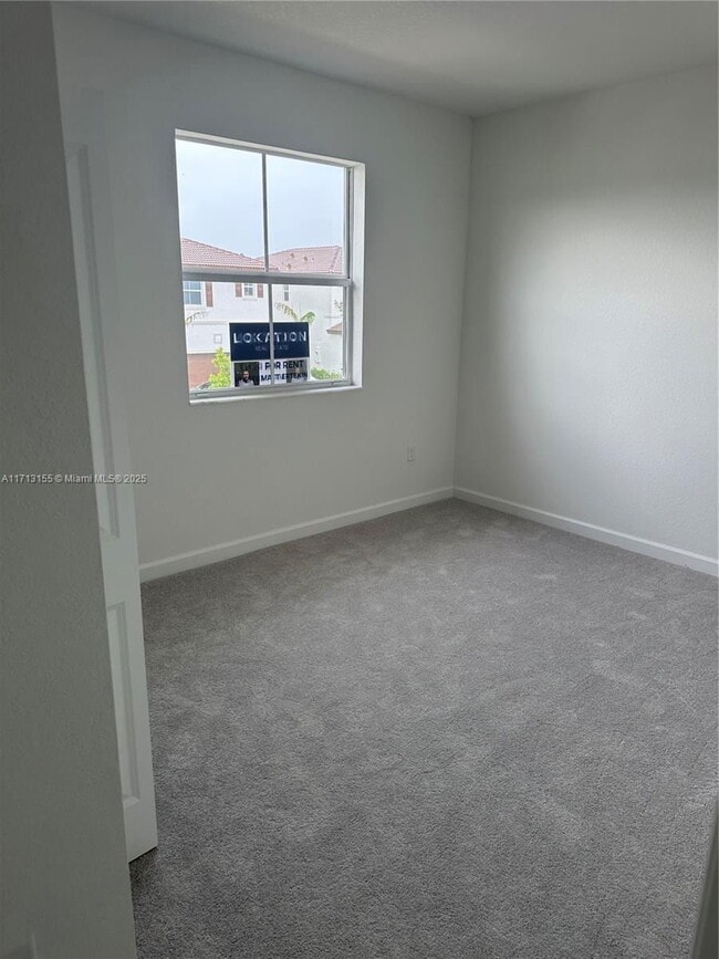 Foto del edificio - 2430 SE 24th St